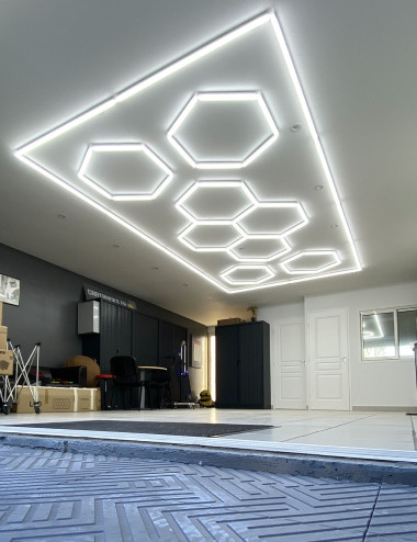 Eclairage LED pour garage Rectangle-Hexagonal 55 barres LED - L485 cm