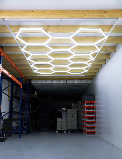 Eclairage LED pour garage Nid d'abeille 57 barres LED - L485 cm